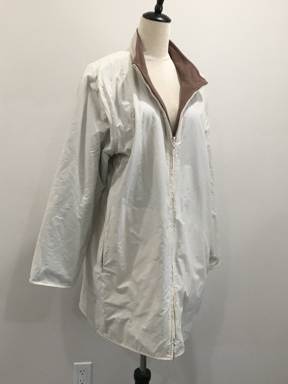 EILEEN FISHER Light Beige Italian Fabric Brown Fleece Lined Zip Pocket Jacket